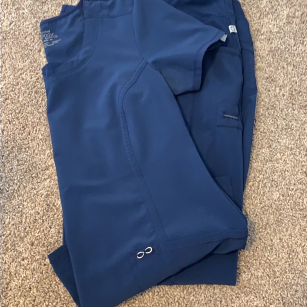 Scrub set